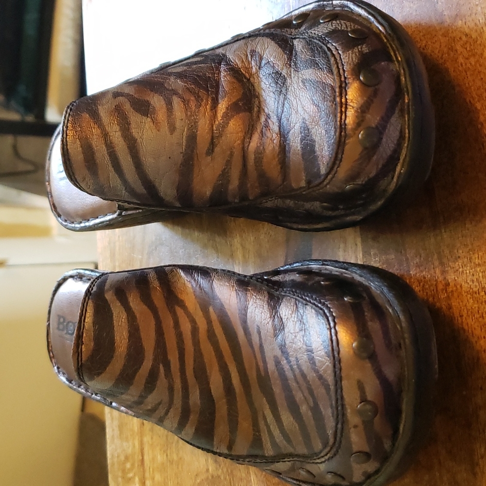 Born Metallic Tiger Animal Print Shoes - Picture 2 of 13